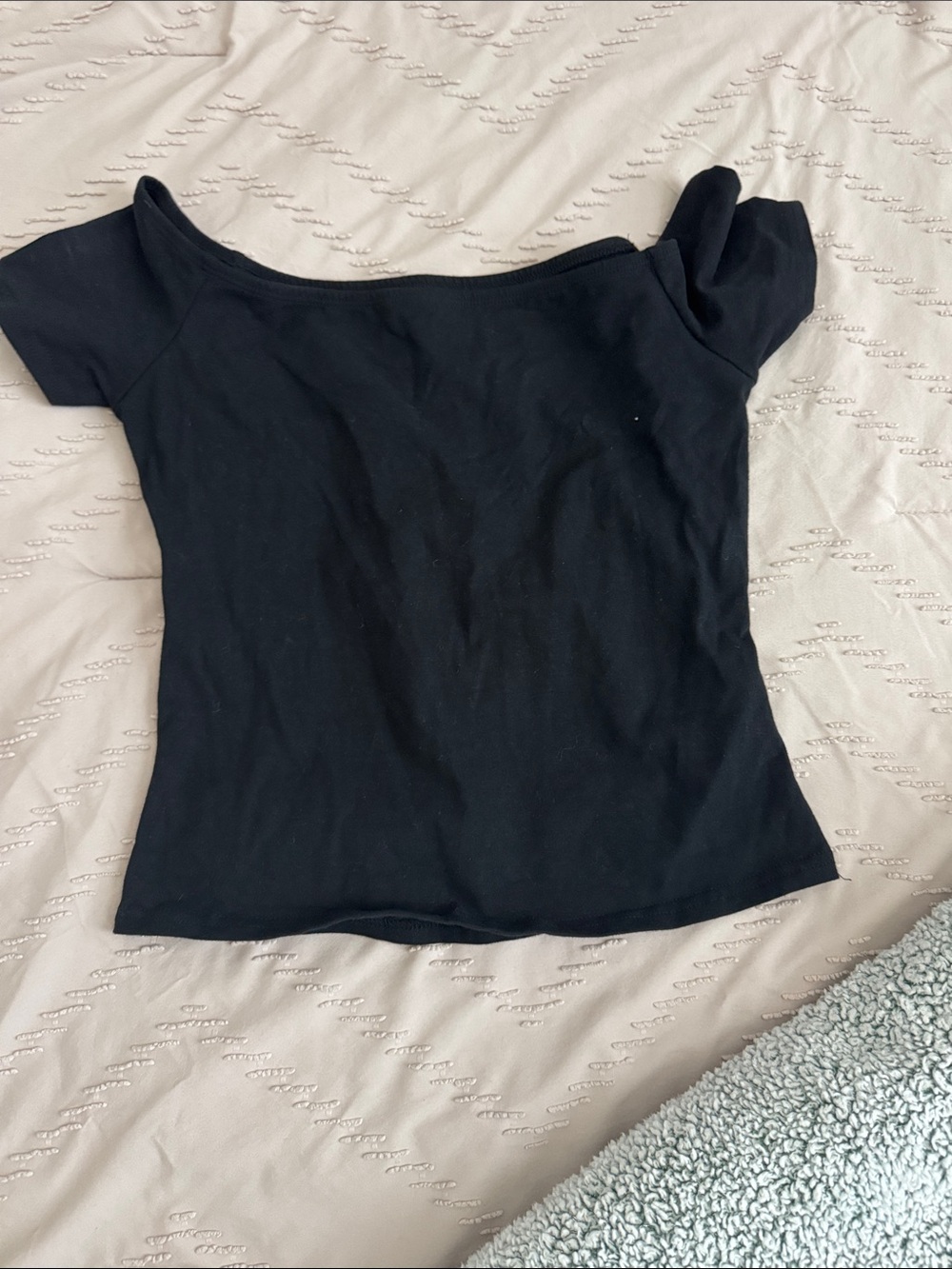 SHEIN Black Off-Shoulder Crop Top